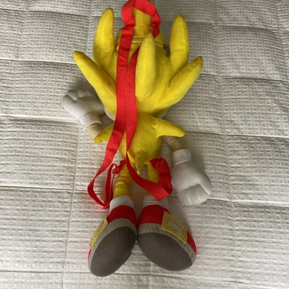 Sonic the Hedgehog backpack. - Picture 2 of 5